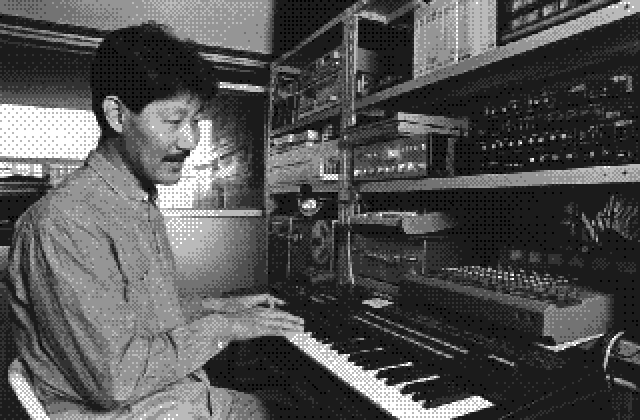 Hiroshi Yoshimura in his Studio